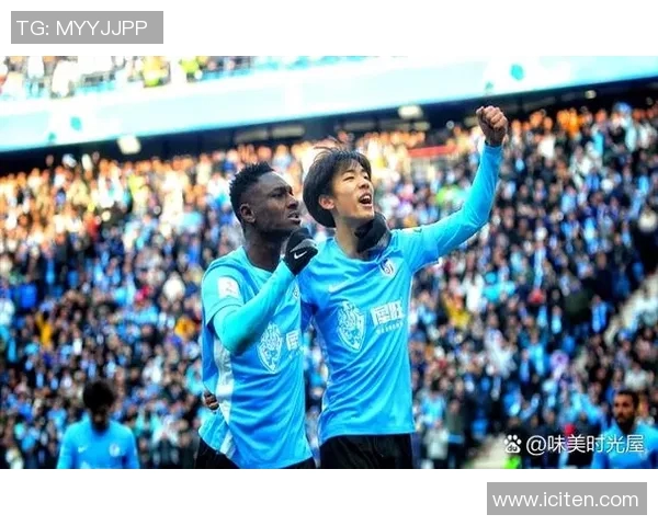 广州对决大连人中超激战即将上演球迷期待精彩表现与激烈竞争