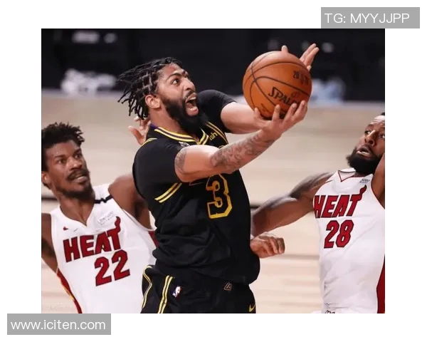 热火与骑士激战正酣胜负悬念引发球迷热议与期待