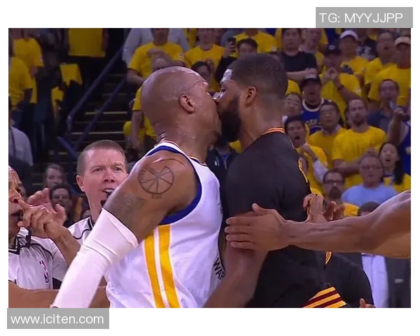 骑士与勇士总决赛第五场激战回顾:历史对决再掀高潮 骑士与勇士总决赛第五场激战回顾:历史对决再掀高潮